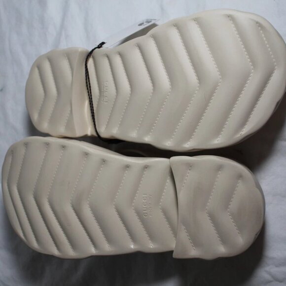 NWB Gucci Logo Rubber Thong Sandals Slip Ons Slides Mini Platform 41 746334 - Picture 5 of 5